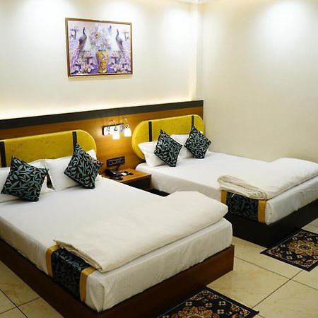 Hotel Shakuntla Palace - 400 Meters Away From Vishnu Pad Temple 7 Mins Walk جايا المظهر الخارجي الصورة