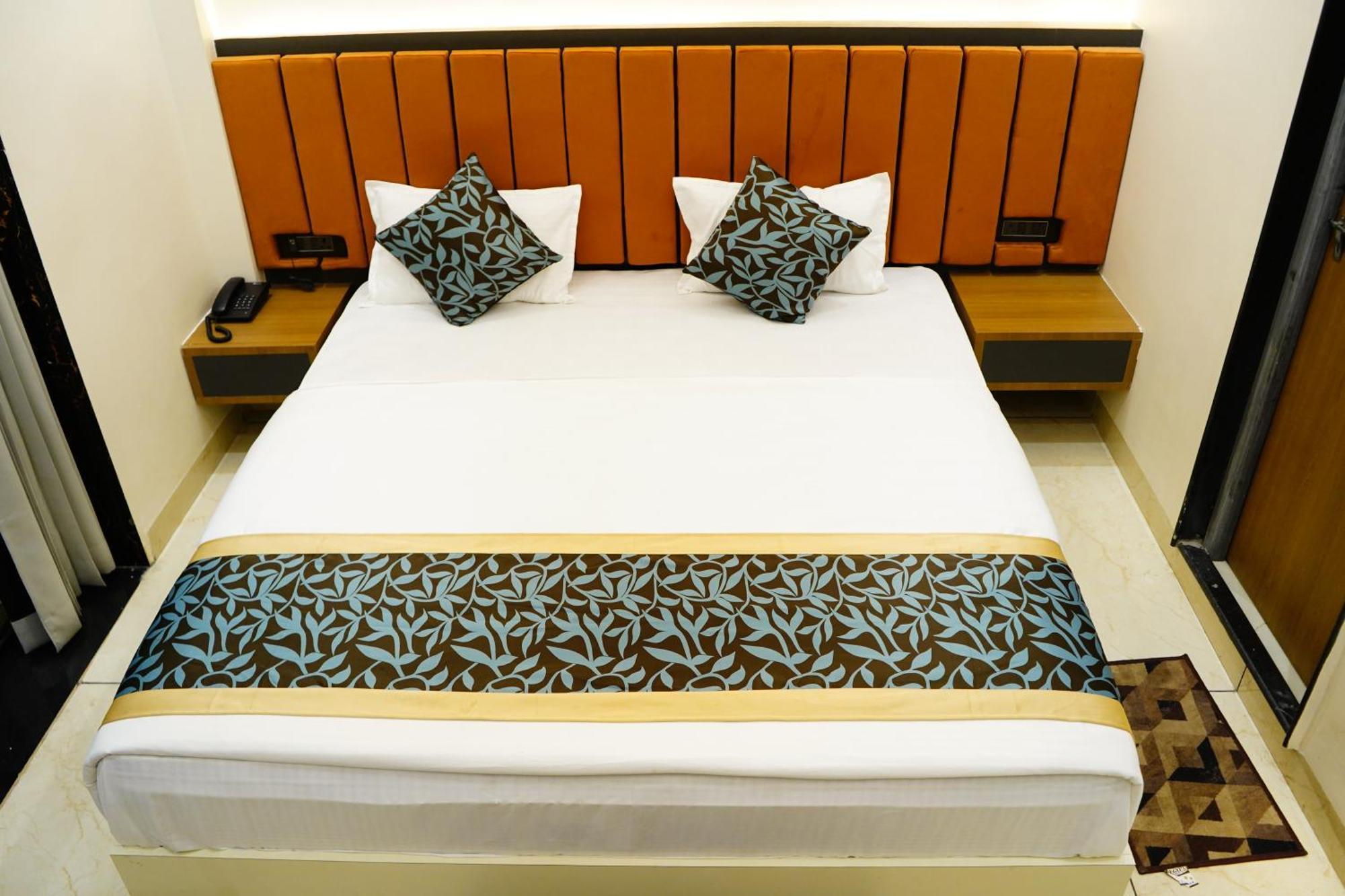 Hotel Shakuntla Palace - 400 Meters Away From Vishnu Pad Temple 7 Mins Walk جايا المظهر الخارجي الصورة