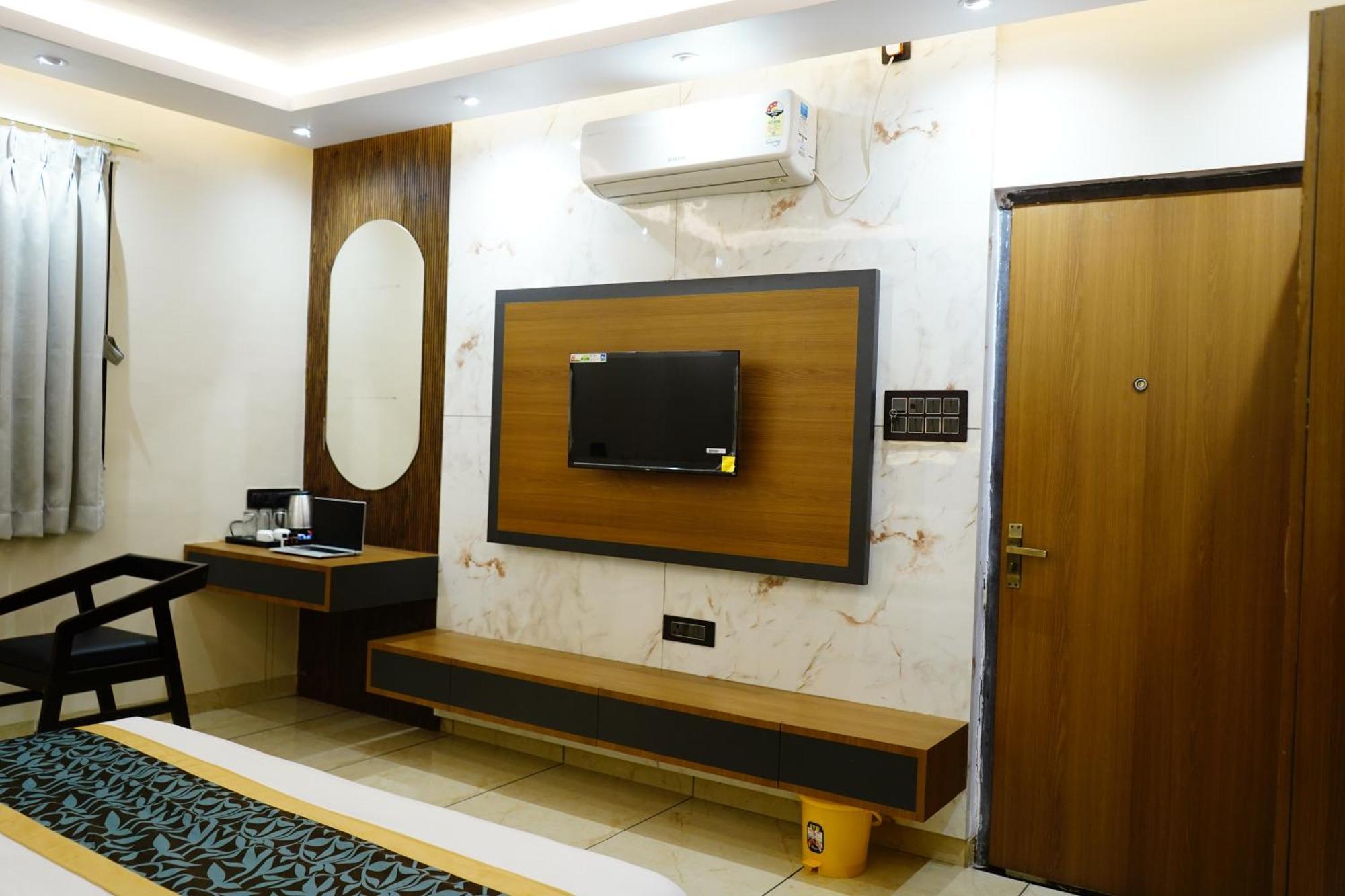Hotel Shakuntla Palace - 400 Meters Away From Vishnu Pad Temple 7 Mins Walk جايا المظهر الخارجي الصورة