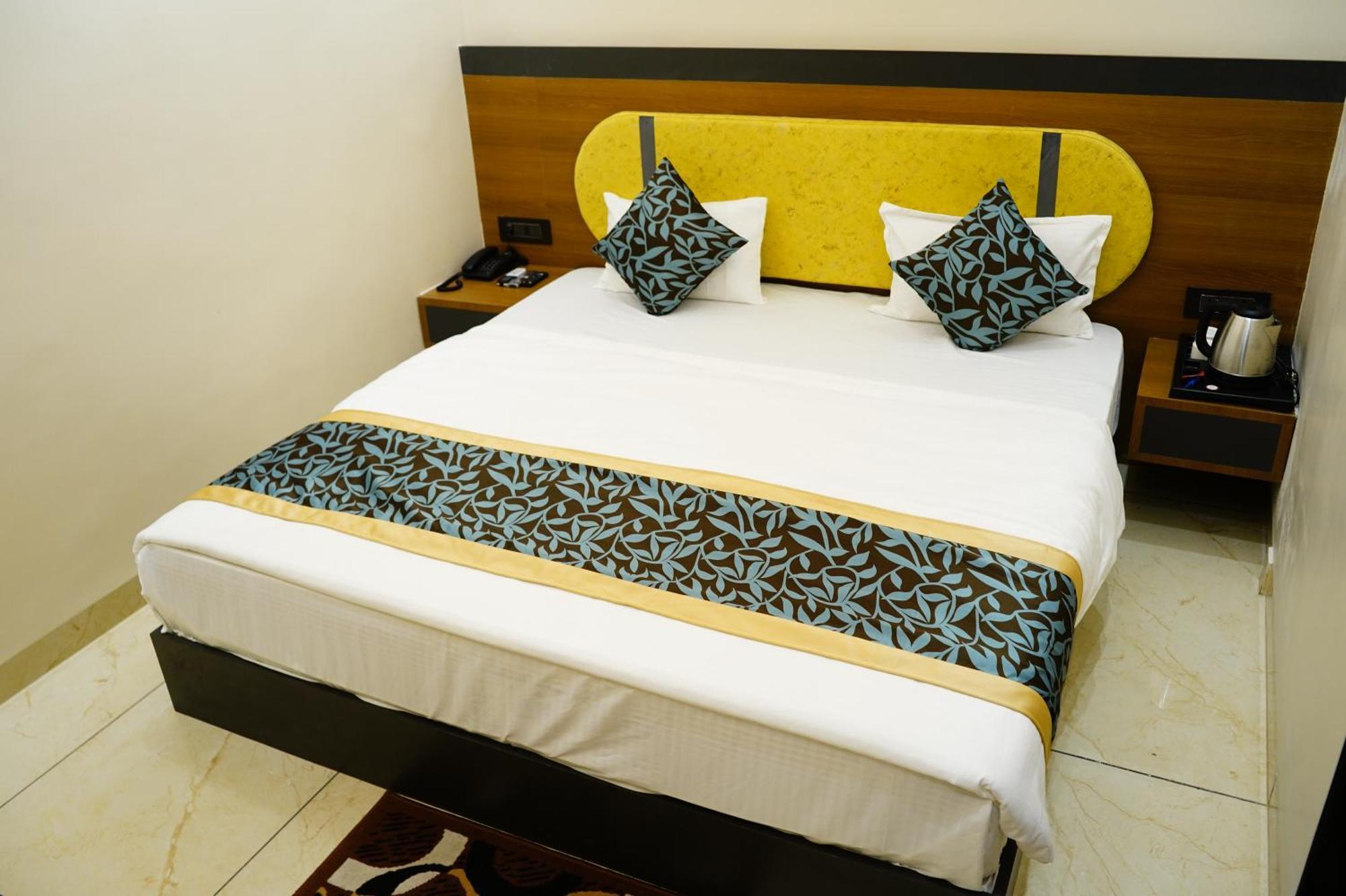 Hotel Shakuntla Palace - 400 Meters Away From Vishnu Pad Temple 7 Mins Walk جايا المظهر الخارجي الصورة