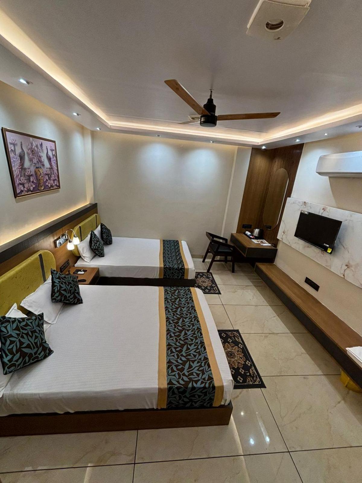 Hotel Shakuntla Palace - 400 Meters Away From Vishnu Pad Temple 7 Mins Walk جايا المظهر الخارجي الصورة