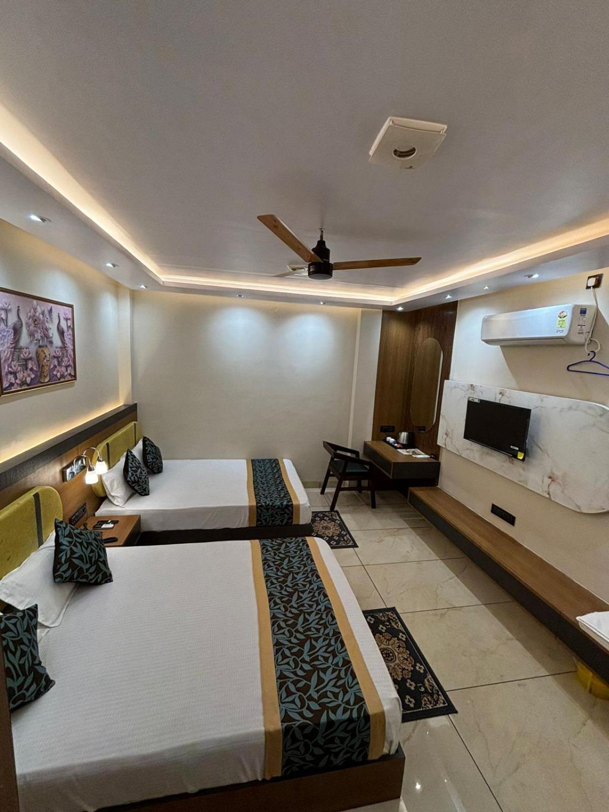 Hotel Shakuntla Palace - 400 Meters Away From Vishnu Pad Temple 7 Mins Walk جايا المظهر الخارجي الصورة